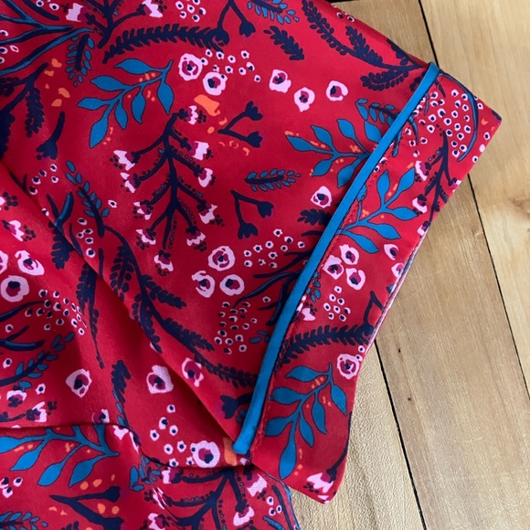 EUC ModCloth silky floral top with Peter Pan collar - Picture 5 of 6